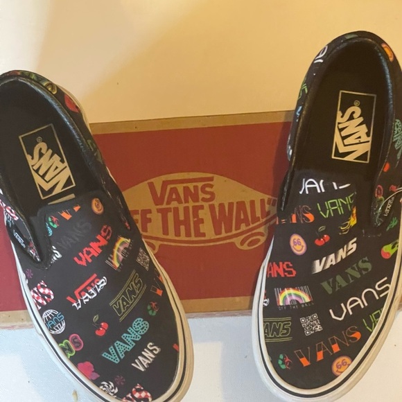 Vans classic slip on disruptive logo print main image 6